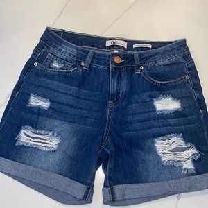 FASHION NOVA MID RISE SHORT